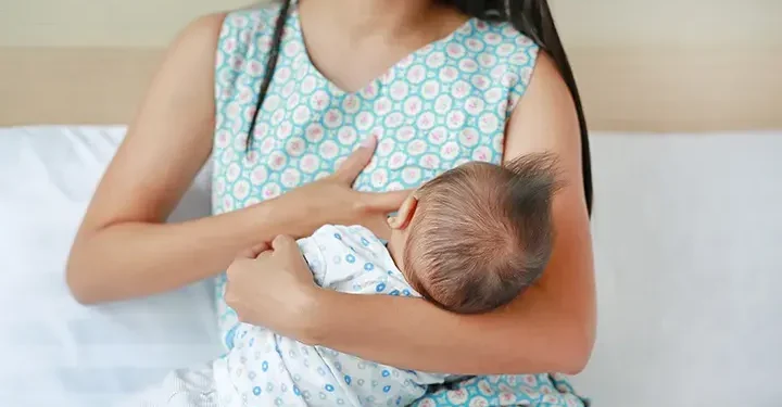 “Starting Your Breastfeeding Journey: What Every New Mom Should Buy”